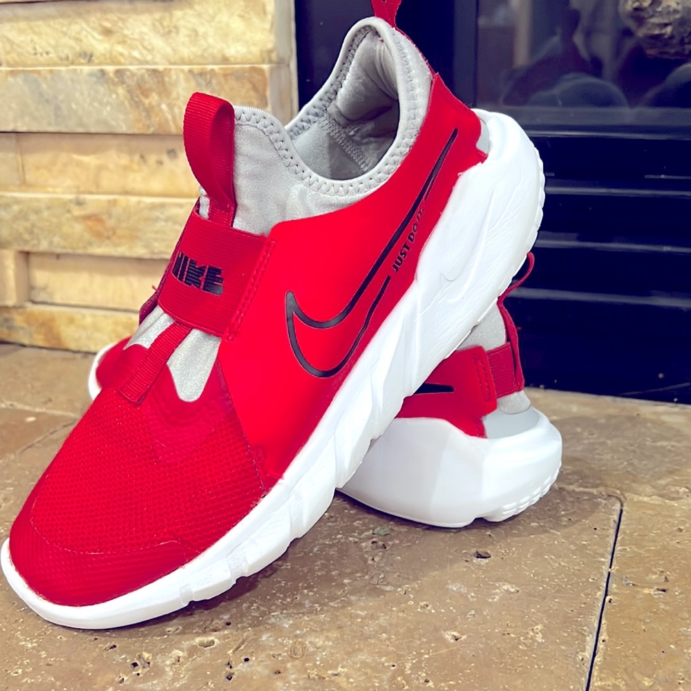 Nike Tennis Shoes